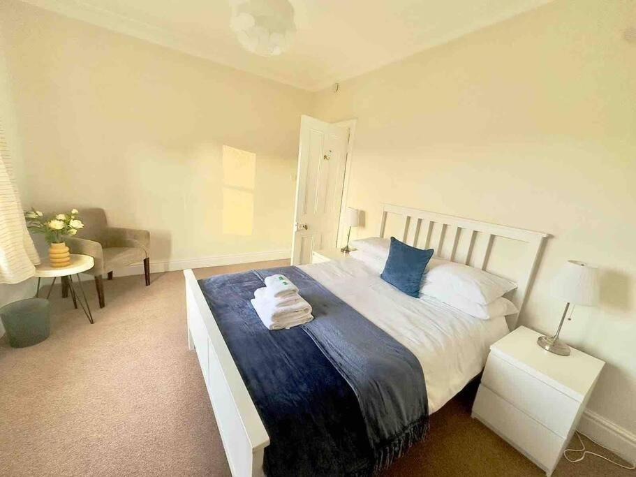 Spacious & Bright 3 Bed Harrogate Apartment Luaran gambar
