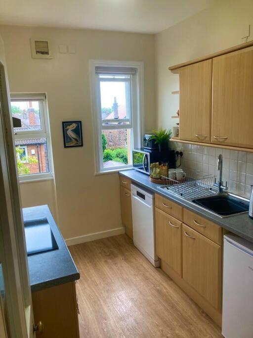 Spacious & Bright 3 Bed Harrogate Apartment Luaran gambar