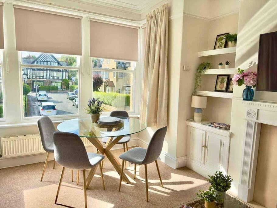 Spacious & Bright 3 Bed Harrogate Apartment Luaran gambar